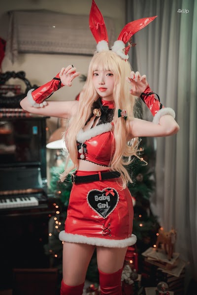DJAWA Photo – Bambi (밤비) Christmas Special 2021