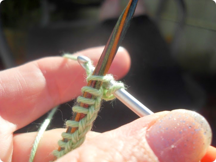 Hæklet opslagning på en strikkepind