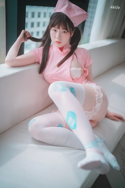 DJAWA Photo – Pia (피아) “Nursing Overtime”