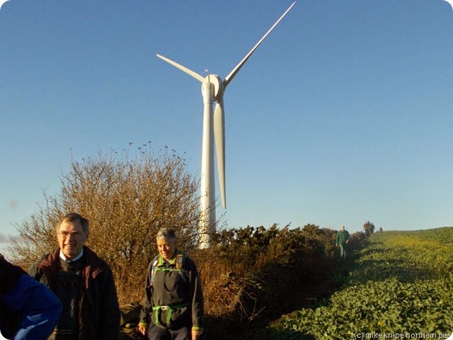 dowfold hill and crook golf club's new wind turbine