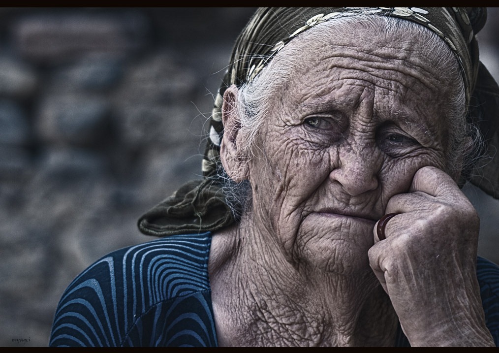 [sadness_mother_by_globalunion%255B1%255D%255B3%255D.jpg]