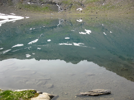 Amazingly clear and amazingly flat