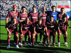 Lanús de Argentina enfrenta a Bolívar de Bolivia