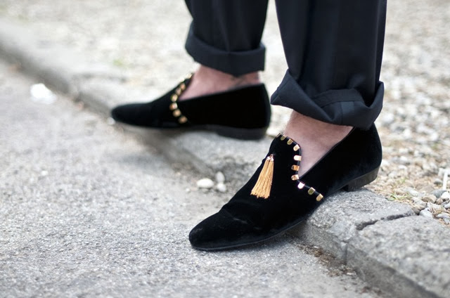 Velvet-slipper-black-gold-tassels-men-shoe
