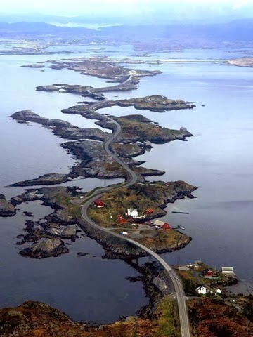 [Atlantic-Ocean-Road-in-Norway%255B6%255D%255B2%255D.jpg]