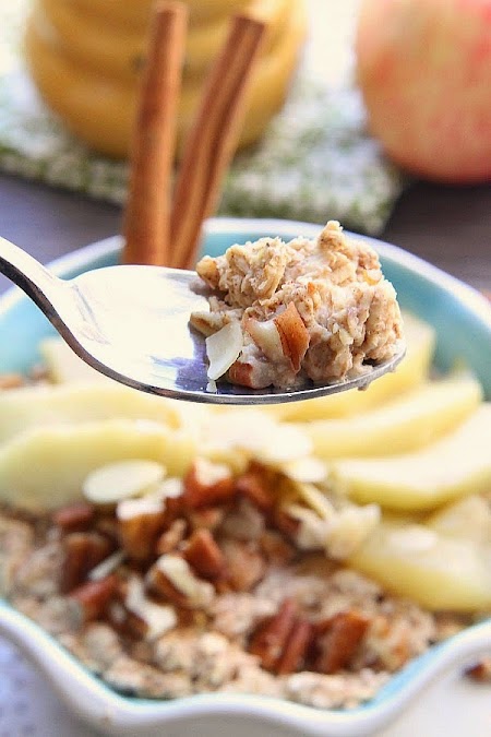 {Slow Cooker} Gingerbread Apple Oatmeal - @LifeMadeSweeter (1).jpg