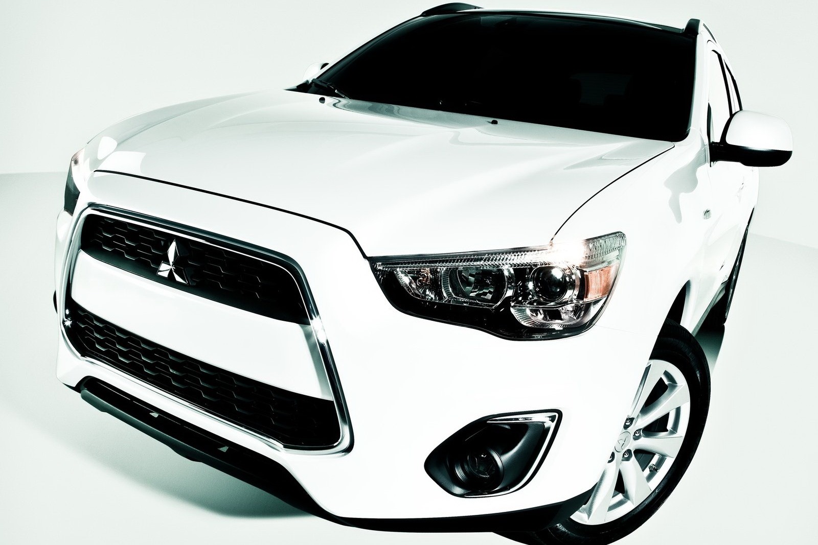 [Mitsu-ASX-4%255B2%255D.jpg]