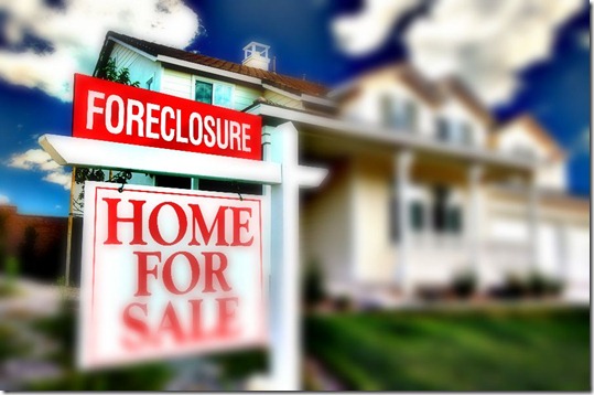 Foreclosure-House-with-Sign