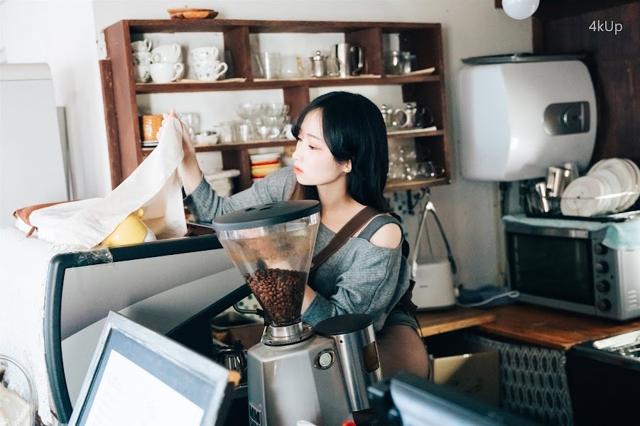 [Loozy] Bambi (밤비) Cafe Alba