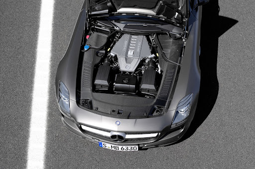 2012-Mercedes-SLS-AMG-Roadster-07.JPG