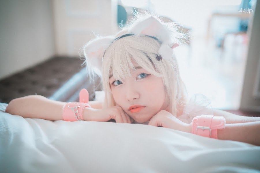 DJAWA Photo – Sonson (손손) Gata Rosa