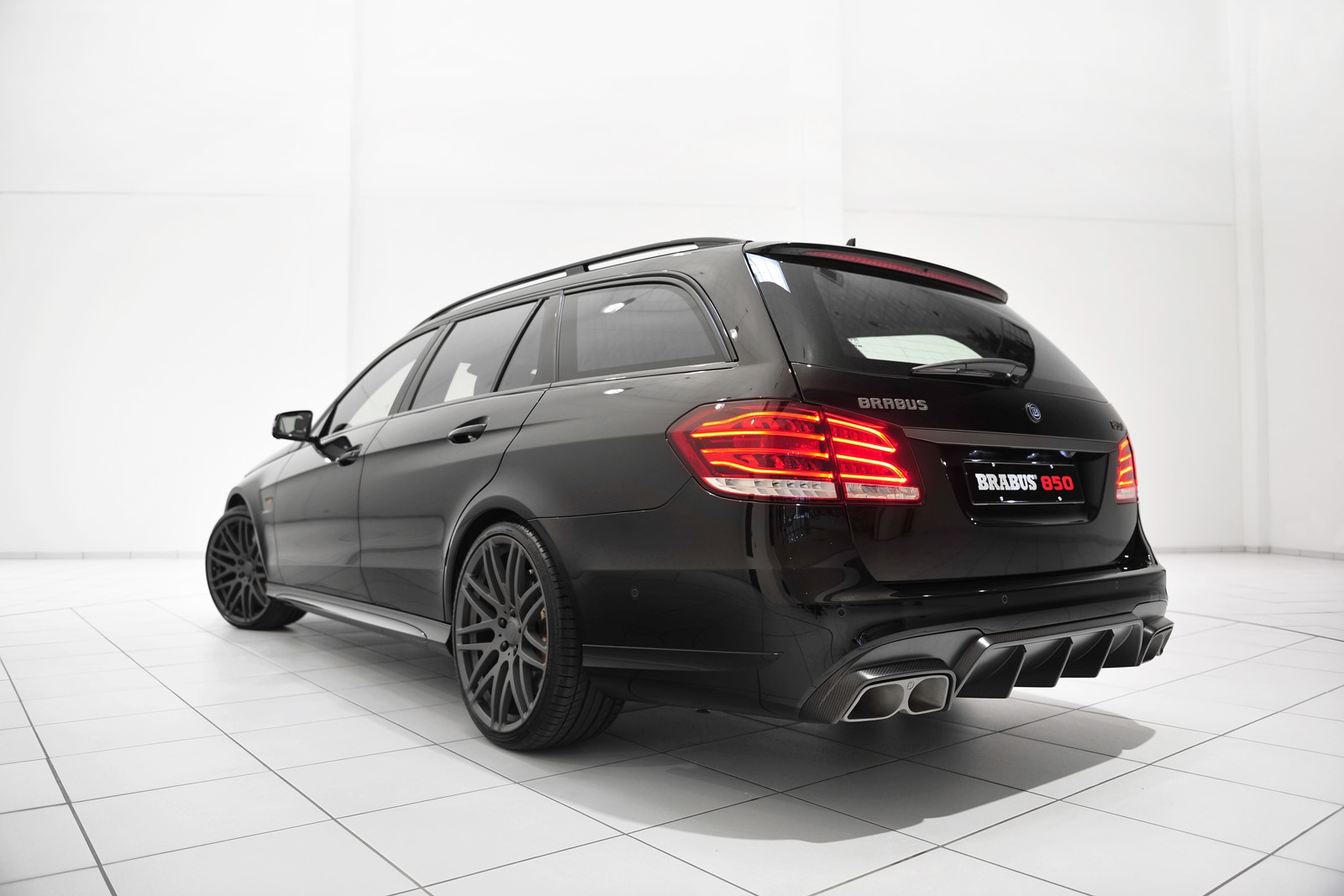 [Brabus-850-60-Biturbo-E-Class-7%255B3%255D.jpg]