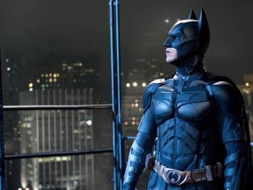 Batman fica no topo das bilheterias, mas vendas caem 60%