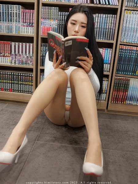 [Bimilstory] Bomi (보미) Vol.38 Part-timer Girl at a Comic Book Cafe (Part 1)