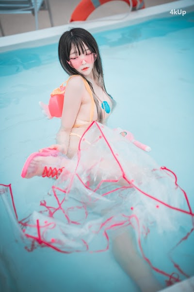 DJAWA Photo – Aram – Poolside Summer