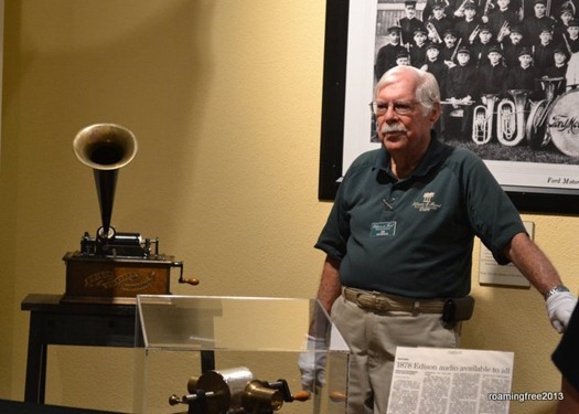Live demonstration of the phonograph