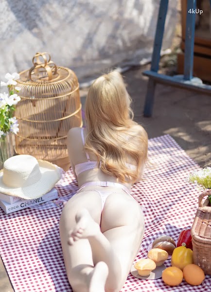 Yebin (전예빈) Picnic With Love