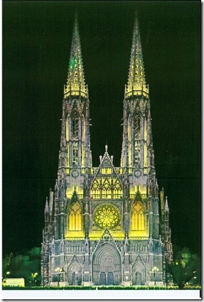 votivkirche at night