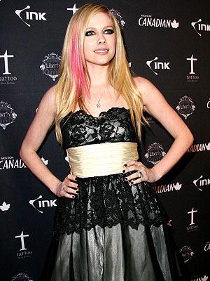 Avril Lavigne Emo Blonde Girl Hairstyles