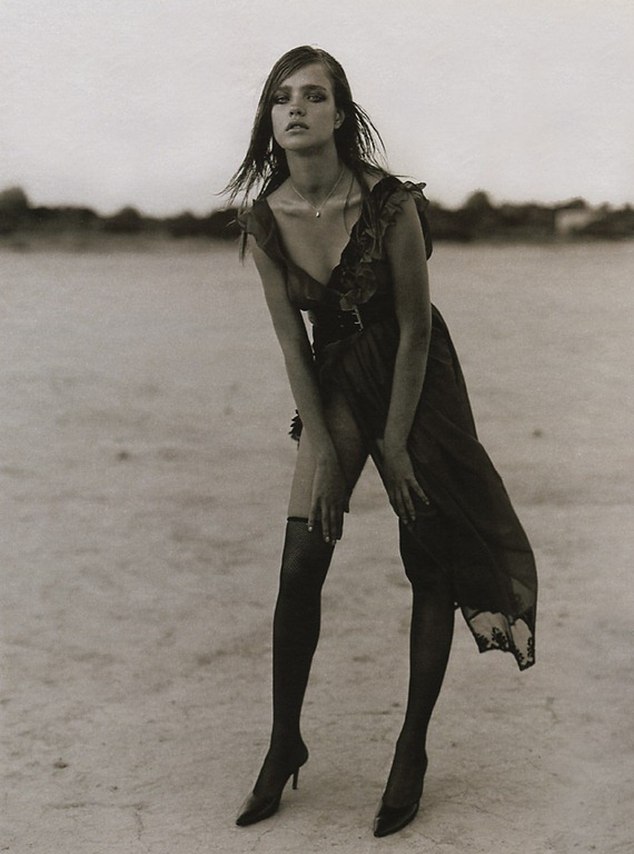 [marie-claire-france-jan2001-12%255B3%255D.jpg]