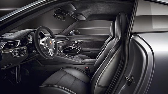 new-porsche-911-carrera-GTS-interior1