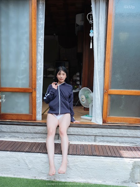 [MilkyBomb] Yui Vol.2 Tracksuit (유이 체육복)