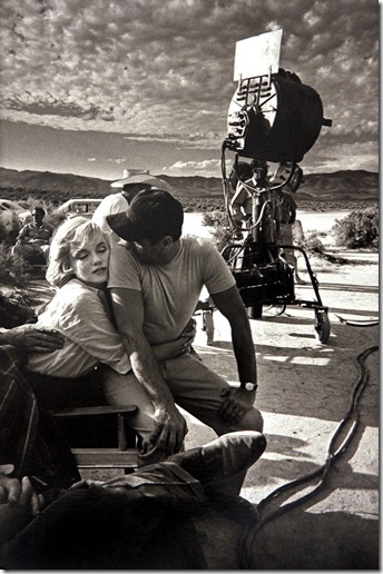 Eve Arnold_MARILYN-MONROE-AND-ELI-WALLACH-DURING-THE-FILMING-OF--THE-MISFITS-NEVADA-1960