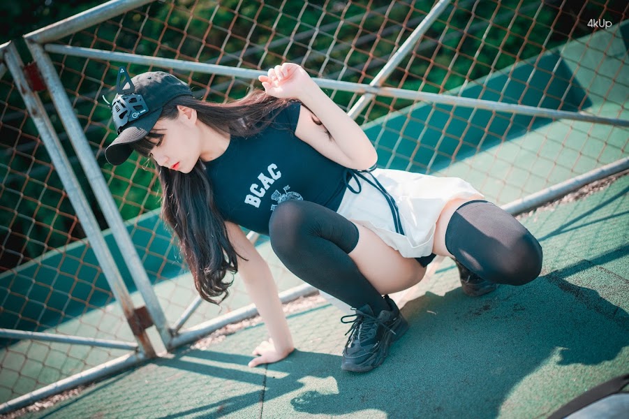DJAWA Photo – Jeong Jenny (정제니) Classic Athletic Girl in Navy Blue