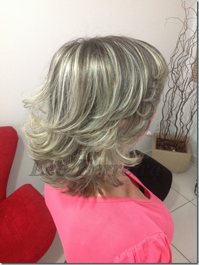 Direto do Salão: Corte Perfilado com retoque de Raiz e mechas. Corte Perfilado