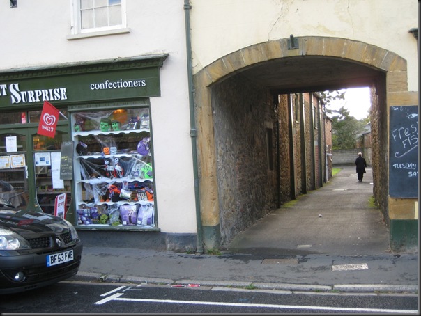 The old Plaza cinema on the left. Occasionally we would let kids into the cinema free by opening the door on the left in this alleyway!  It could also be the unofficial exit if you wanted to leave the cinema quickly!