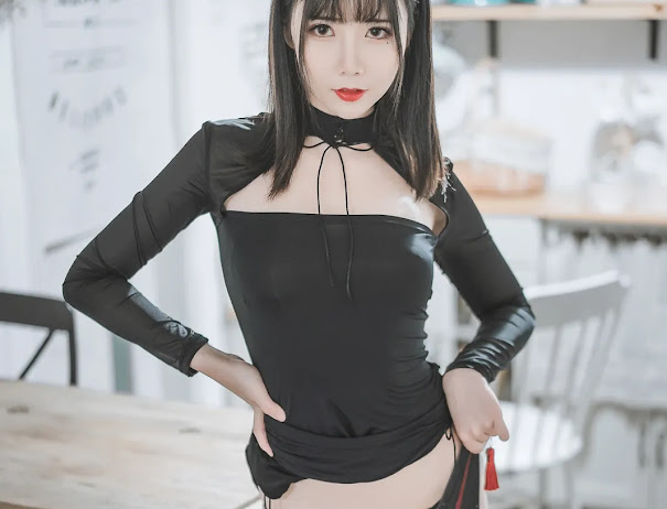 Coser@面饼仙儿 No.075 黑蛇袜