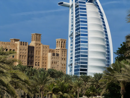 Obiective turistice Dubai: Medinat Jumeirah si Burj-al-Arab