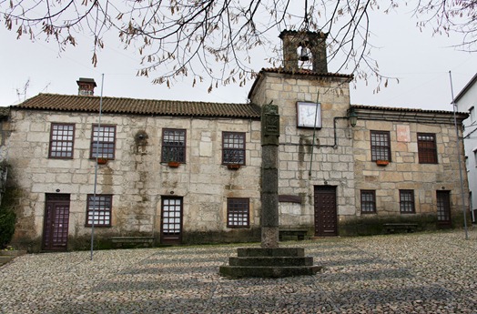 Portugal -Belmonte - biblioteca municipal - antiga casa da camara de belmonte - Glória Ishizaka