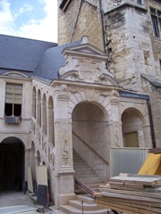 2011.09.03-033 escalier de bellegarde du palais des ducs
