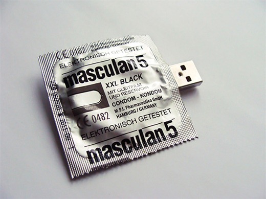 [condom-usb-flash-drive_2011-03-31_23.04.51%255B2%255D.jpg]