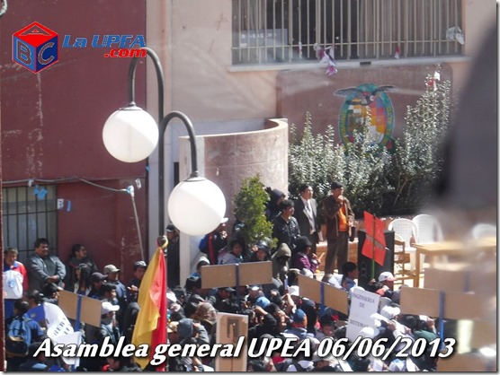 Estudiantes tomaron la UPEA, exigen la renuncia del rector interino