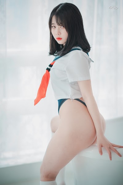 DJAWA Photo – Zia (지아) Swimming Lessons