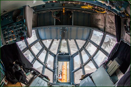 Фотографии тяжелого военно-транспортного самолета Ил-76МД-90А.