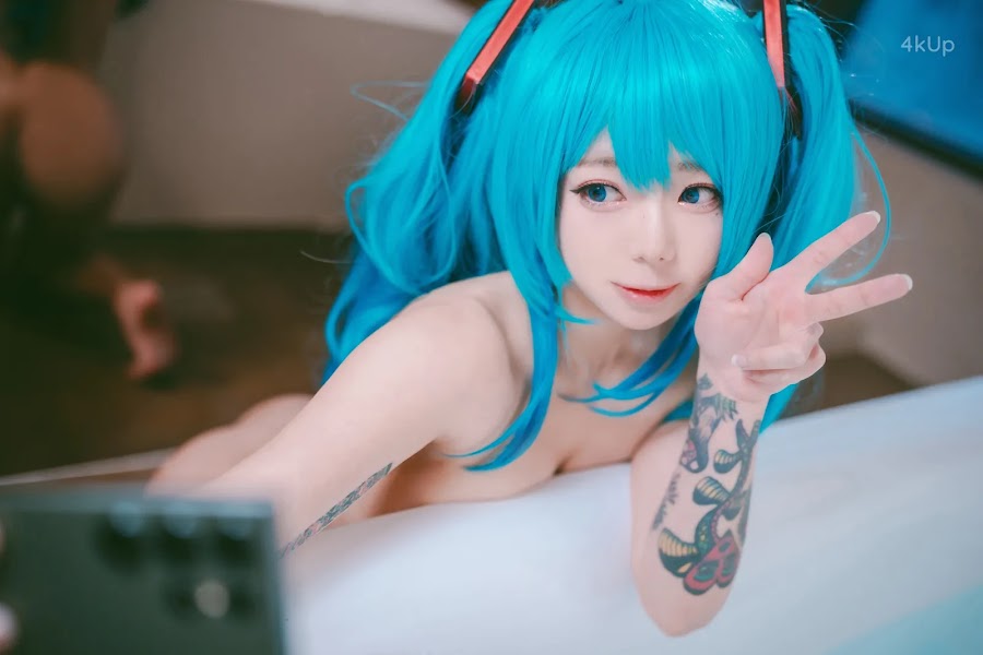 Maruemon (마루에몽) Plug Me In Miku
