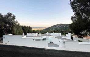 Casa minimalista / Teo Hidalgo Nácher ripolles-manrique-house