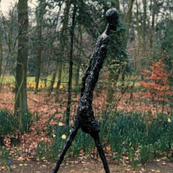 02.- Giacometti. Hombre que marcha