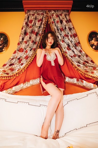 [Loozy] Son Ye-Eun (손예은) Halloqueen (S.Ver)