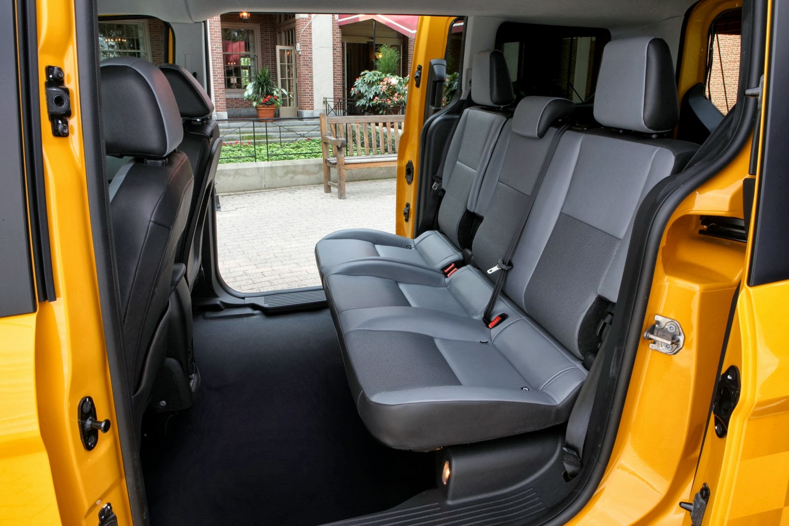 [Ford-Transit-Connect-Taxi-15%255B3%255D.jpg]