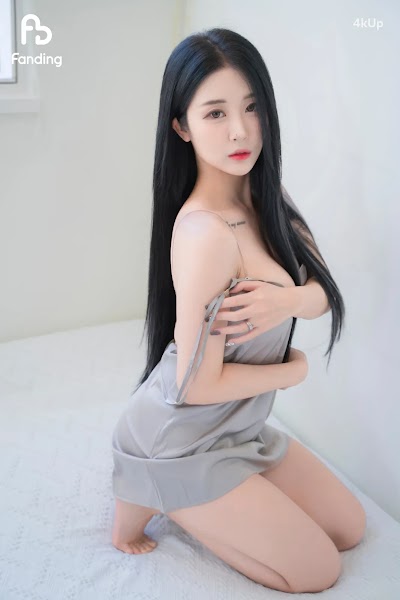 Bomi (보미) Gray Slip