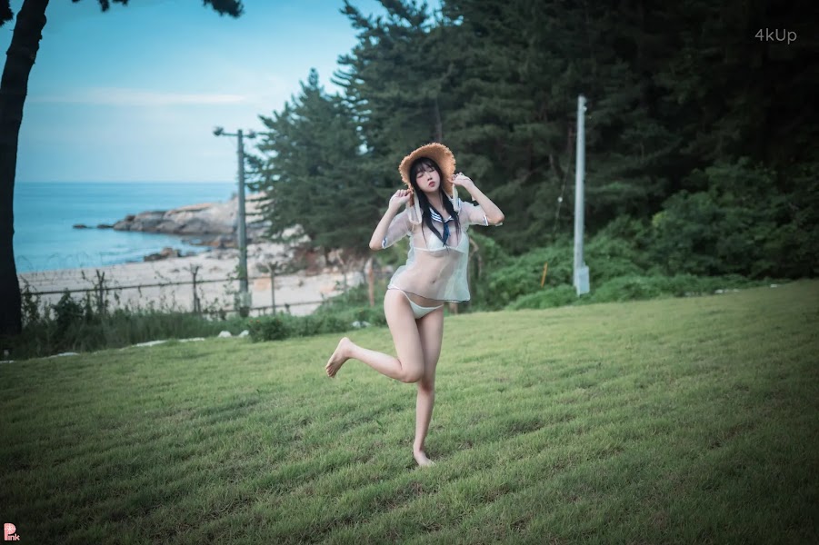 [PINK] Lee Ahrin Bikini Day