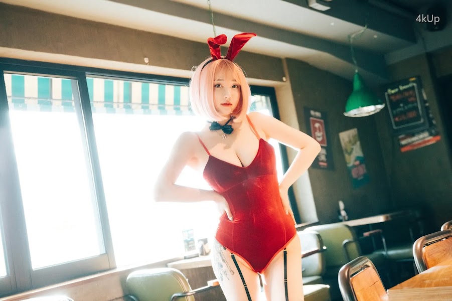 [Loozy] Son Ye-Eun (손예은) Tainted Love Bar