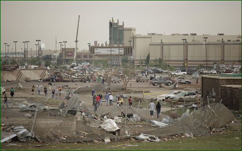 Ужасающие последствия торнадо в Оклахоме