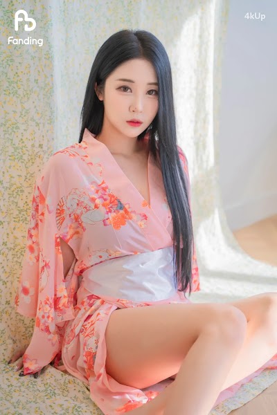 [FANDING] Bomi (보미) Fanding Premium Photobooks