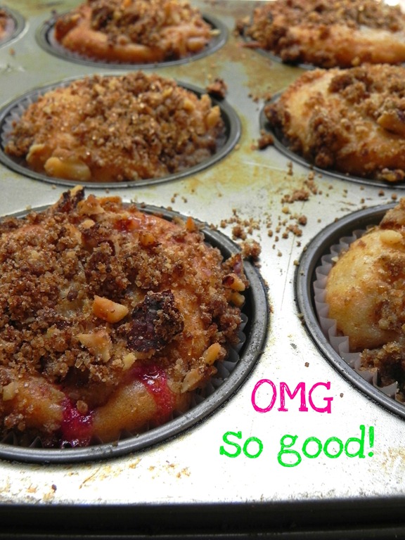 [streusel-topped-plum-muffins-9%255B4%255D.jpg]