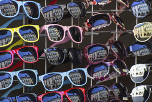 Sabes por qué las gafas de sol baratas son dañinas para la visión? |  Blickers